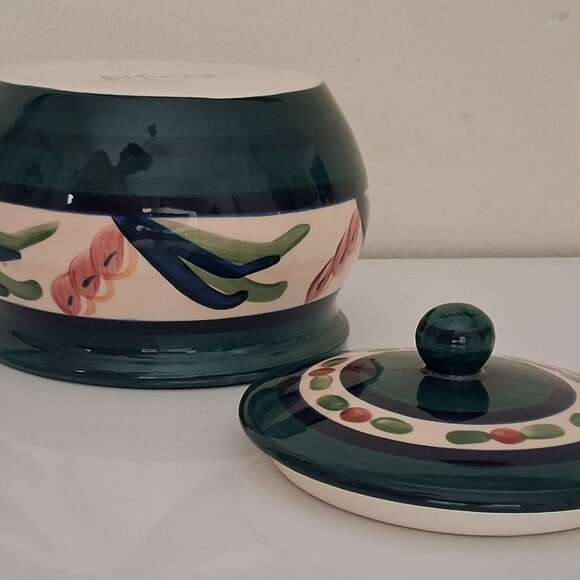 Gail Pittman Juniper 7" Bean Pot/Small Covered Casserole with Lid Signed 1988 - Picture 11 of 12